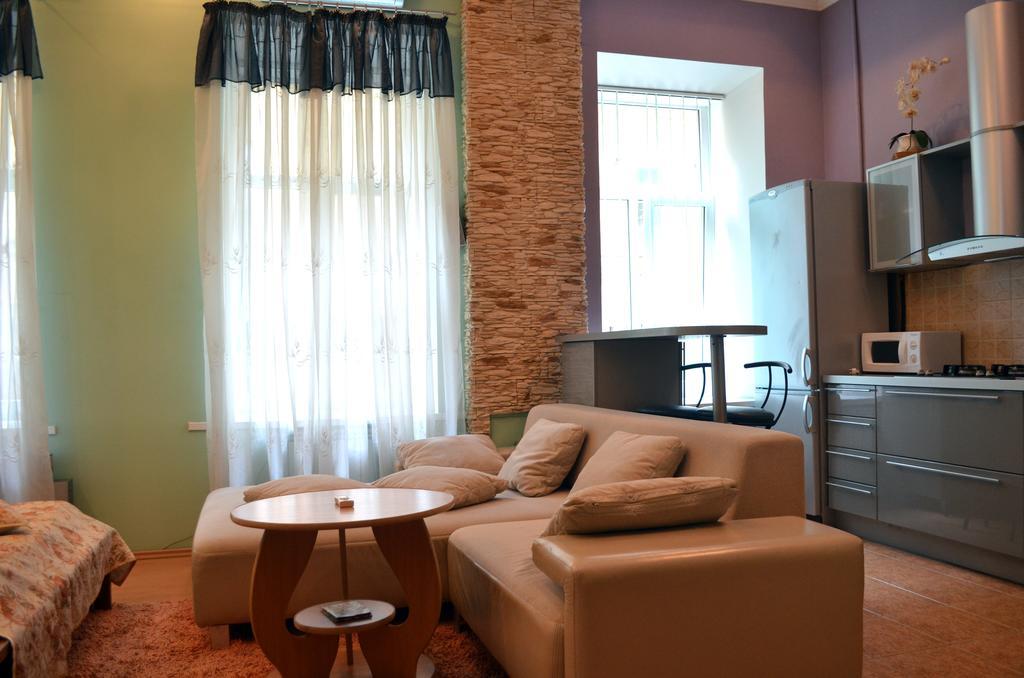 Chapayev Apartments Kiev Bilik gambar